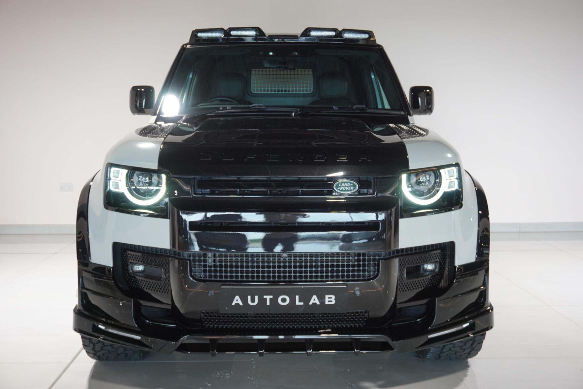 Land Rover Defender 90 3.0 D300 MHEV X-Dynamic HSE Hard Top SUV 3dr Diesel Auto 4WD SWB Euro 6 (s/s) (300 ps)